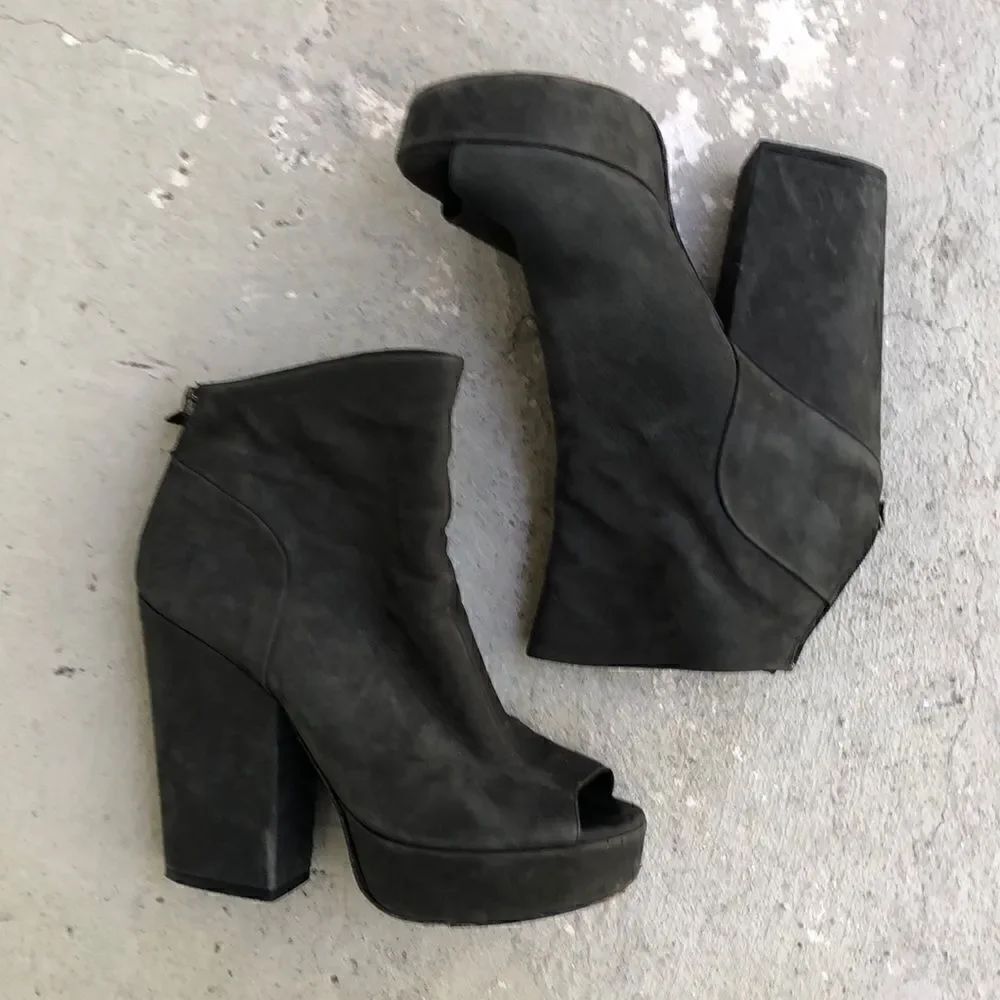 Vic  Matie  platforms